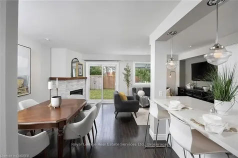1135 Mccraney Street E Oakville ON L6H 3A3