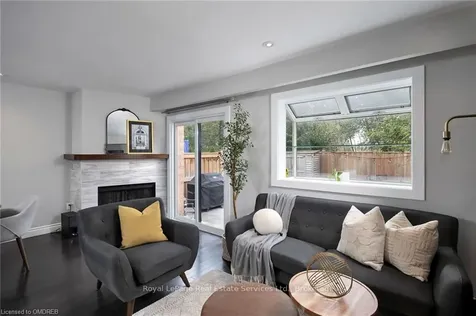 1135 Mccraney Street E Oakville ON L6H 3A3
