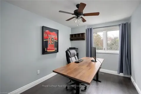 1135 Mccraney Street E Oakville ON L6H 3A3