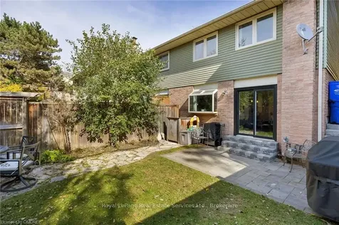 1135 Mccraney Street E Oakville ON L6H 3A3