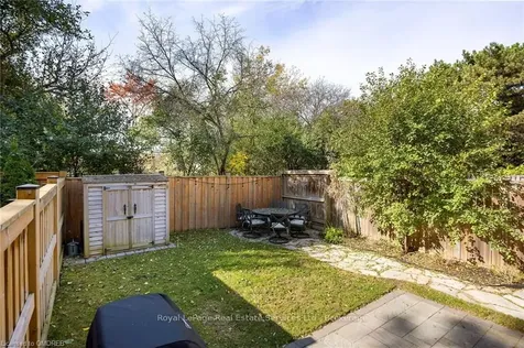1135 Mccraney Street E Oakville ON L6H 3A3