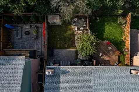 1135 Mccraney Street E Oakville ON L6H 3A3
