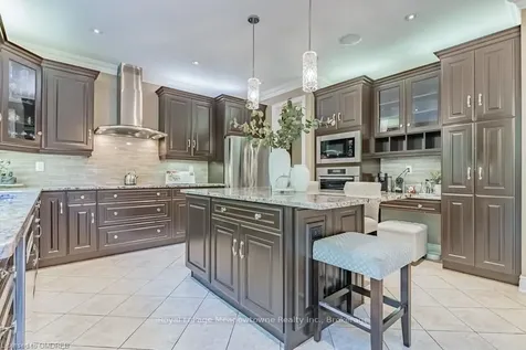 313 Peregrine Way Milton ON L9T 7N6
