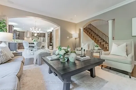 313 Peregrine Way Milton ON L9T 7N6