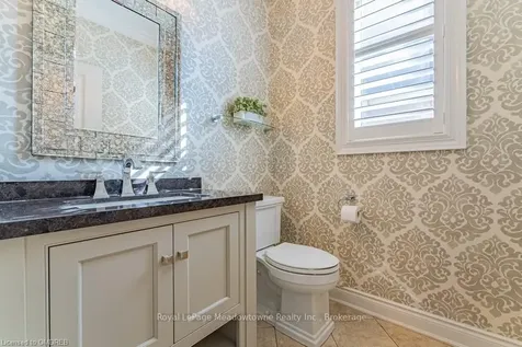 313 Peregrine Way Milton ON L9T 7N6