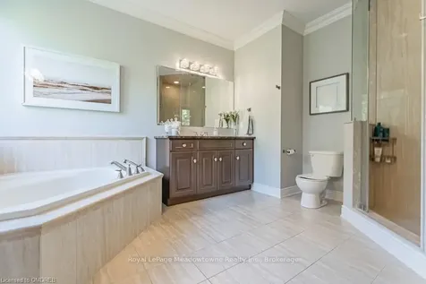 313 Peregrine Way Milton ON L9T 7N6