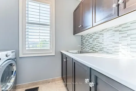 313 Peregrine Way Milton ON L9T 7N6