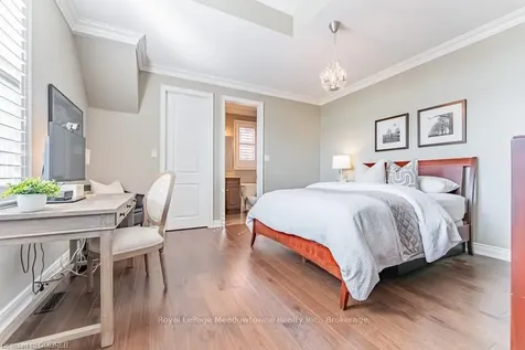 313 Peregrine Way Milton ON L9T 7N6