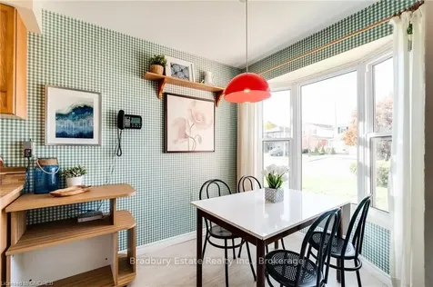 3086 Fontana Court Burlington ON L7M 2M1