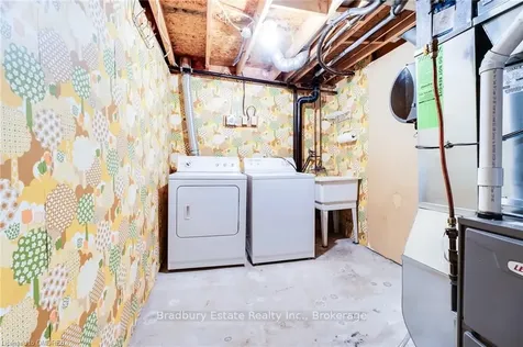 3086 Fontana Court Burlington ON L7M 2M1