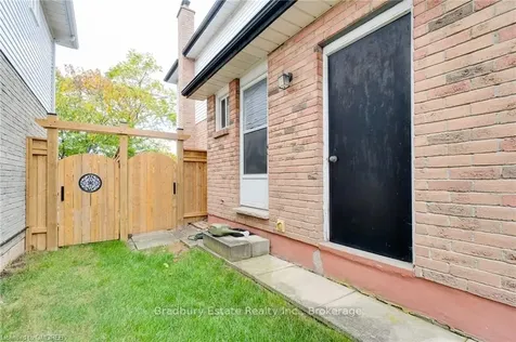 3086 Fontana Court Burlington ON L7M 2M1