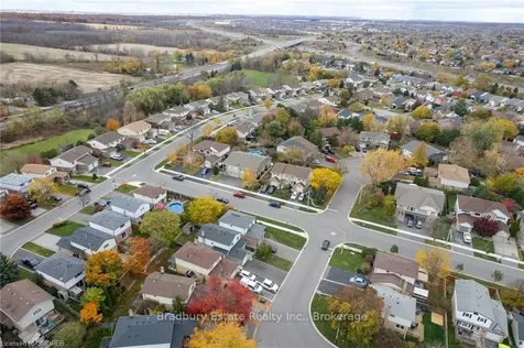 3086 Fontana Court Burlington ON L7M 2M1