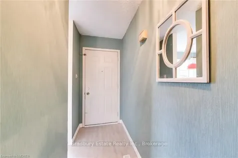 3086 Fontana Court Burlington ON L7M 2M1