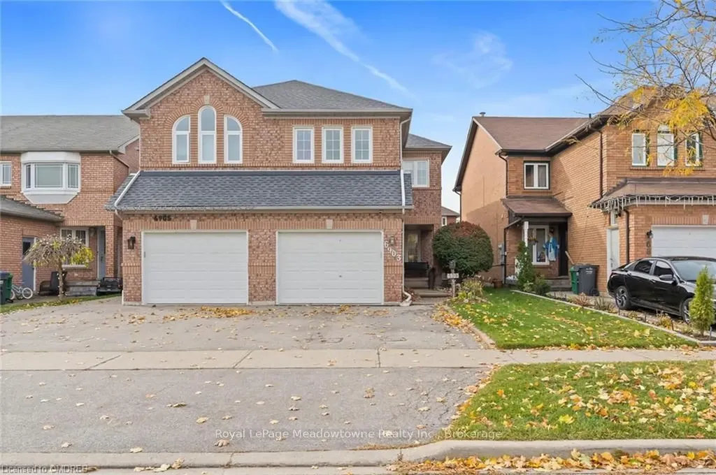6903 Bansbridge Crescent Mississauga ON L5N 6T1