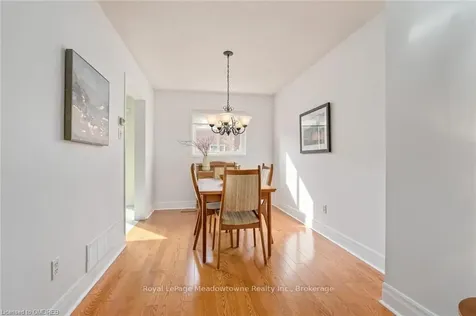 6903 Bansbridge Crescent Mississauga ON L5N 6T1