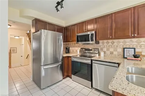 6903 Bansbridge Crescent Mississauga ON L5N 6T1