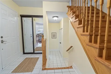 6903 Bansbridge Crescent Mississauga ON L5N 6T1