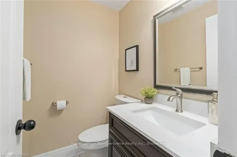 6903 Bansbridge Crescent Mississauga ON L5N 6T1