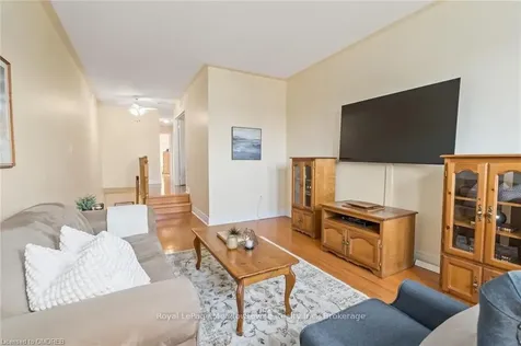 6903 Bansbridge Crescent Mississauga ON L5N 6T1