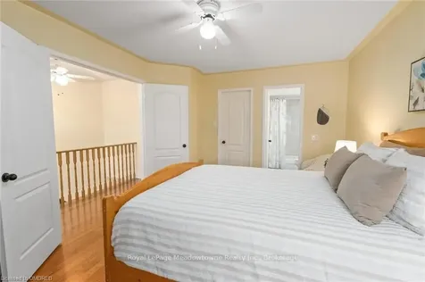 6903 Bansbridge Crescent Mississauga ON L5N 6T1