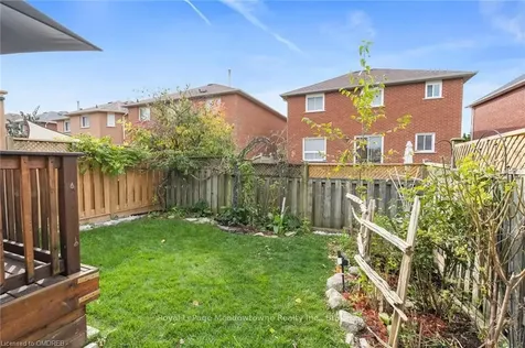 6903 Bansbridge Crescent Mississauga ON L5N 6T1