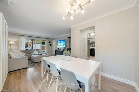 5500 Romanwood Crescent Burlington ON L7L 3N1