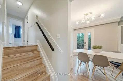 5500 Romanwood Crescent Burlington ON L7L 3N1