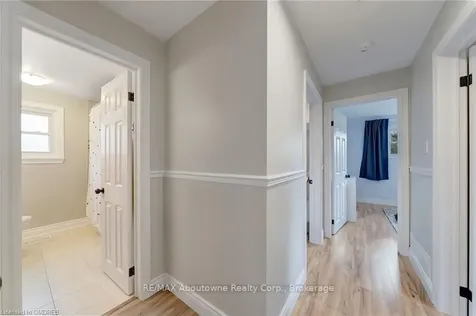 5500 Romanwood Crescent Burlington ON L7L 3N1