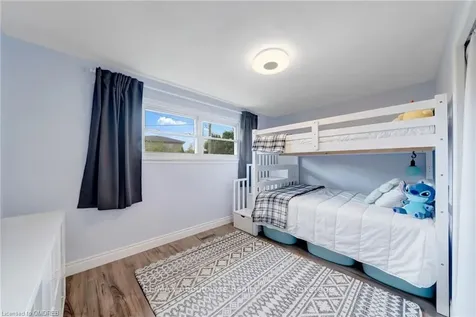 5500 Romanwood Crescent Burlington ON L7L 3N1