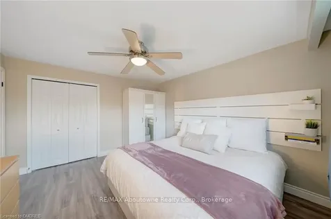 5500 Romanwood Crescent Burlington ON L7L 3N1