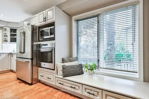 2134 Berryman Court Burlington ON L7M 2Y8