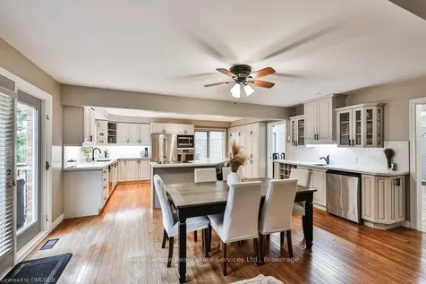 2134 Berryman Court Burlington ON L7M 2Y8