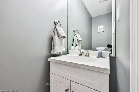 2134 Berryman Court Burlington ON L7M 2Y8