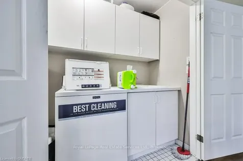 2134 Berryman Court Burlington ON L7M 2Y8