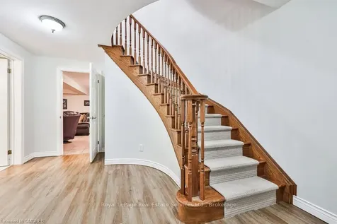 2134 Berryman Court Burlington ON L7M 2Y8