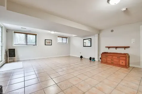 2134 Berryman Court Burlington ON L7M 2Y8