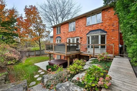 2134 Berryman Court Burlington ON L7M 2Y8