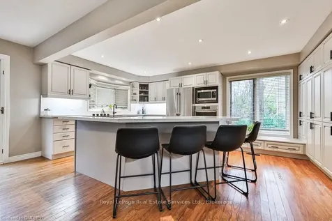 2134 Berryman Court Burlington ON L7M 2Y8