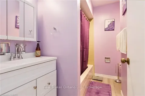 5475 Lakeshore Road Burlington ON L7L 1E1
