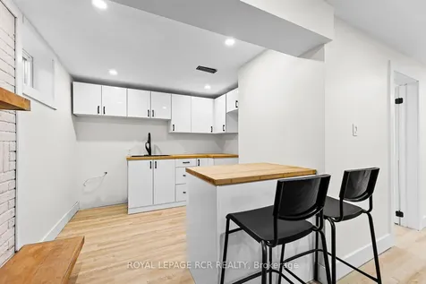 34 Ivybridge Drive Brampton ON L6V 2X2