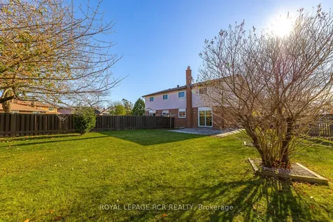 34 Ivybridge Drive Brampton ON L6V 2X2