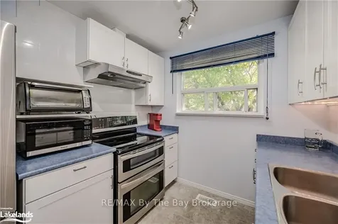 39 Athlone Avenue Brampton ON L6T 2N5