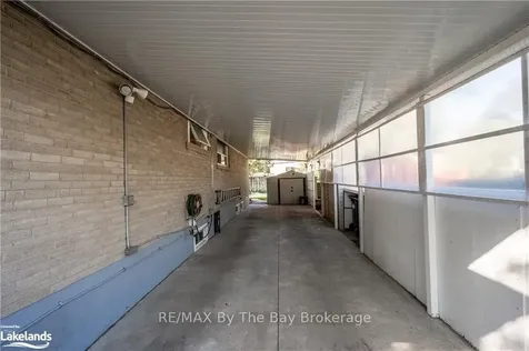 39 Athlone Avenue Brampton ON L6T 2N5