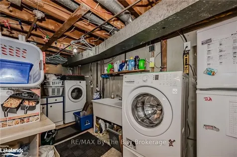 39 Athlone Avenue Brampton ON L6T 2N5