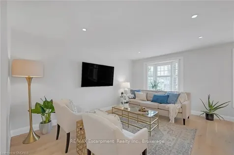 675 Woodview Road Burlington ON L7N 3A4