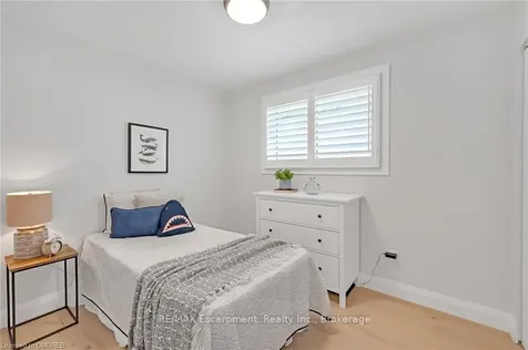 675 Woodview Road Burlington ON L7N 3A4