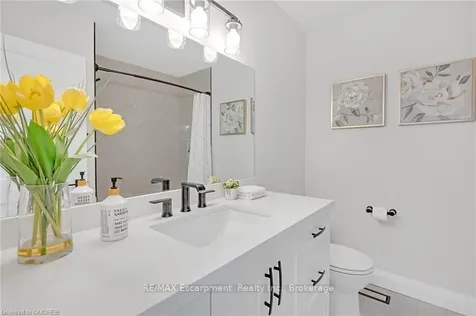 675 Woodview Road Burlington ON L7N 3A4