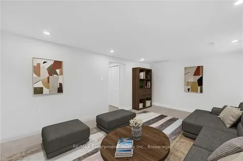 675 Woodview Road Burlington ON L7N 3A4