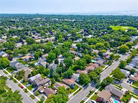 675 Woodview Road Burlington ON L7N 3A4