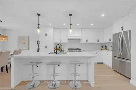 675 Woodview Road Burlington ON L7N 3A4